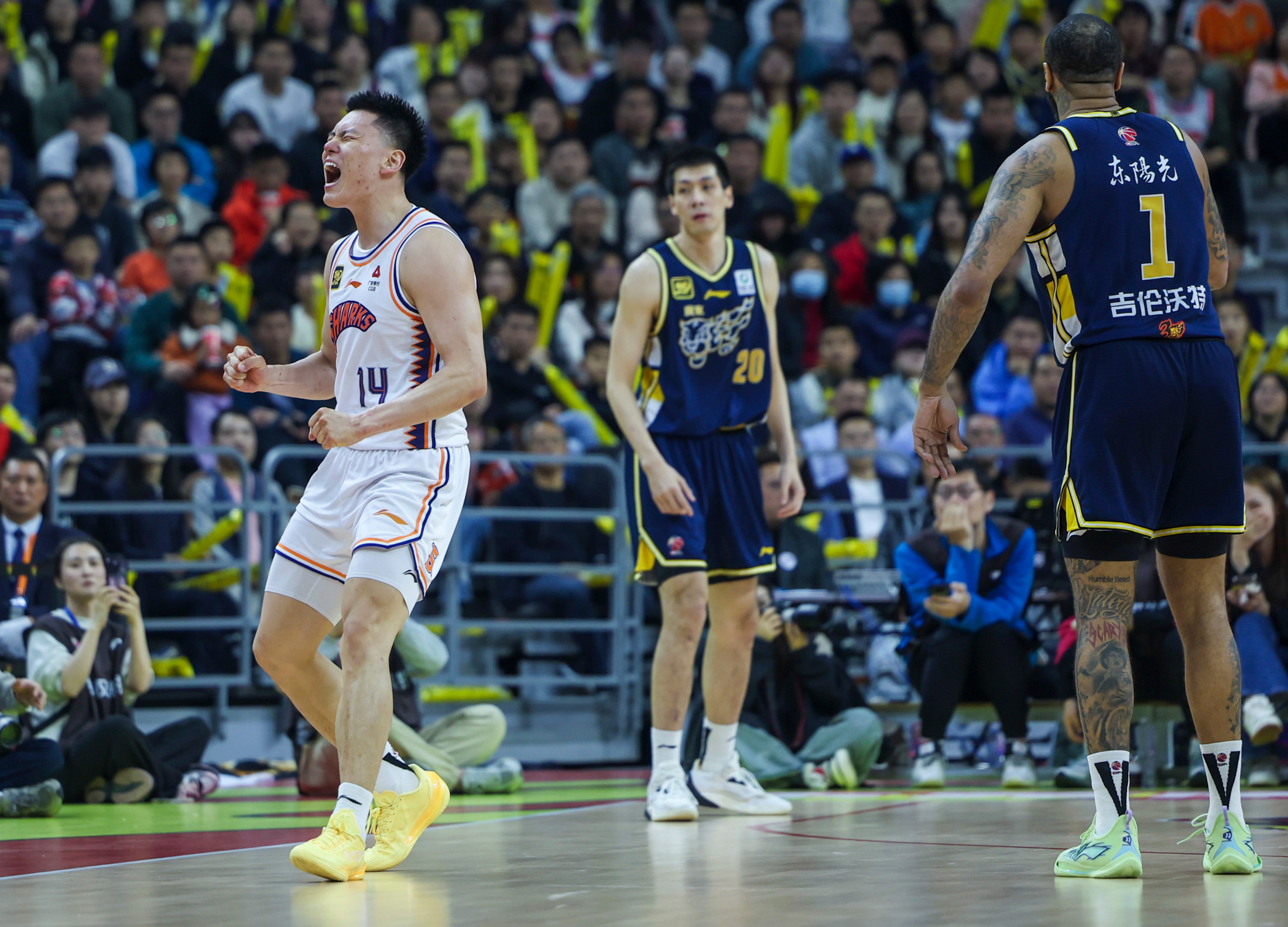 包含冲刺阶段突围战来临，上海申花围绕CBA季后赛刷新队史纪录，信心回归，年轻球员得到机会的词条-星空体育官网